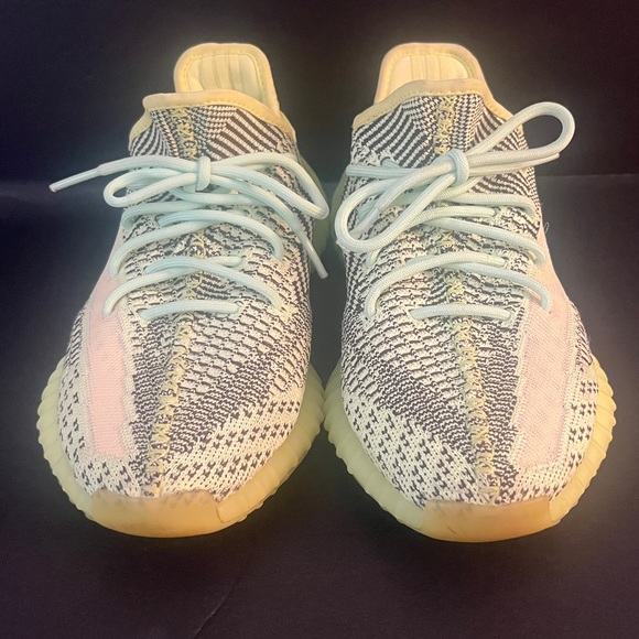 Adidas Yeezy Boost 350 V2. Men’s Size 9.5 Green Colored Yeezys. - Picture 3 of 12